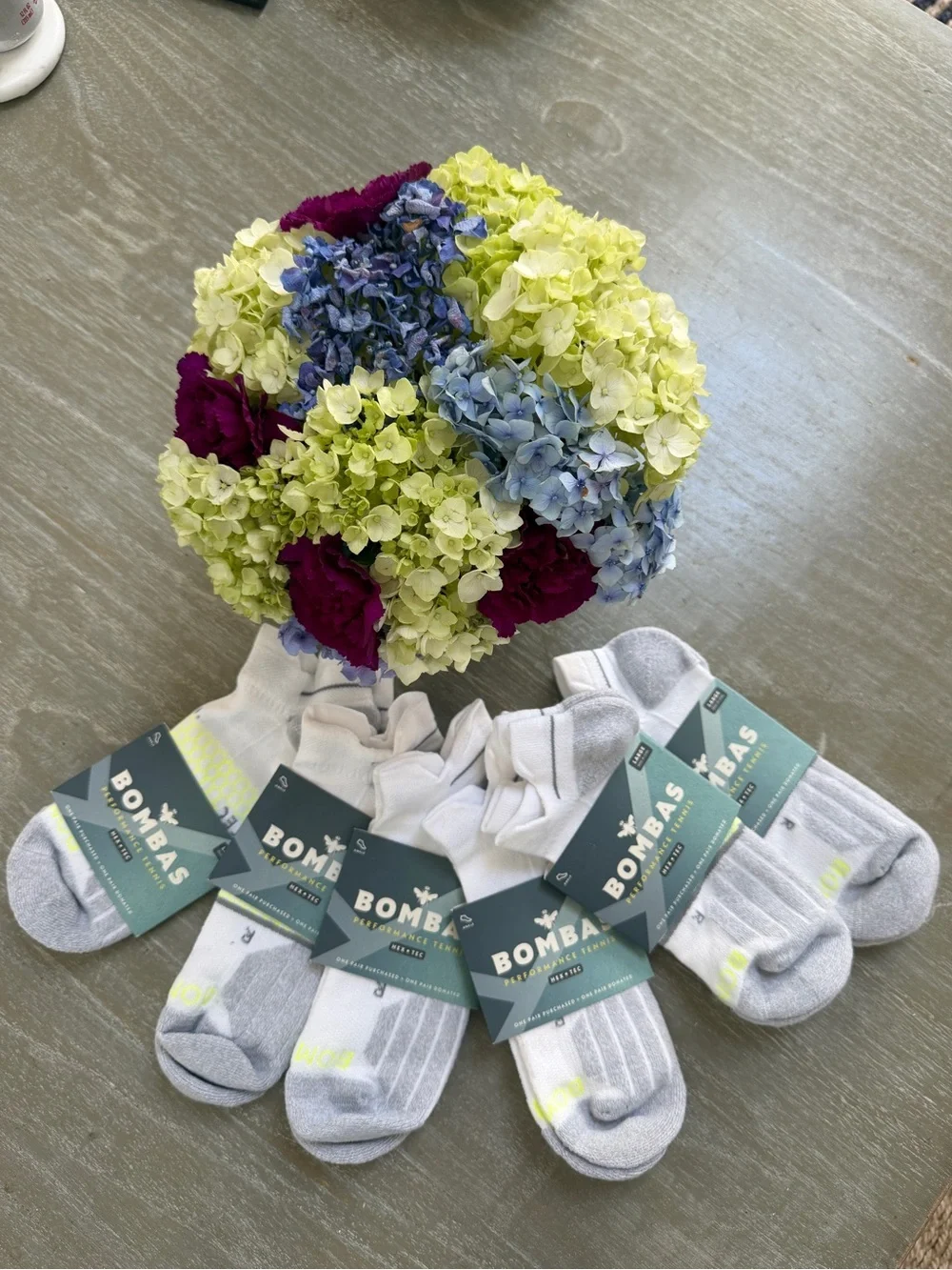 Bombas Men’s Performance Tennis Hex-Tec Ankle Socks. White, size large.